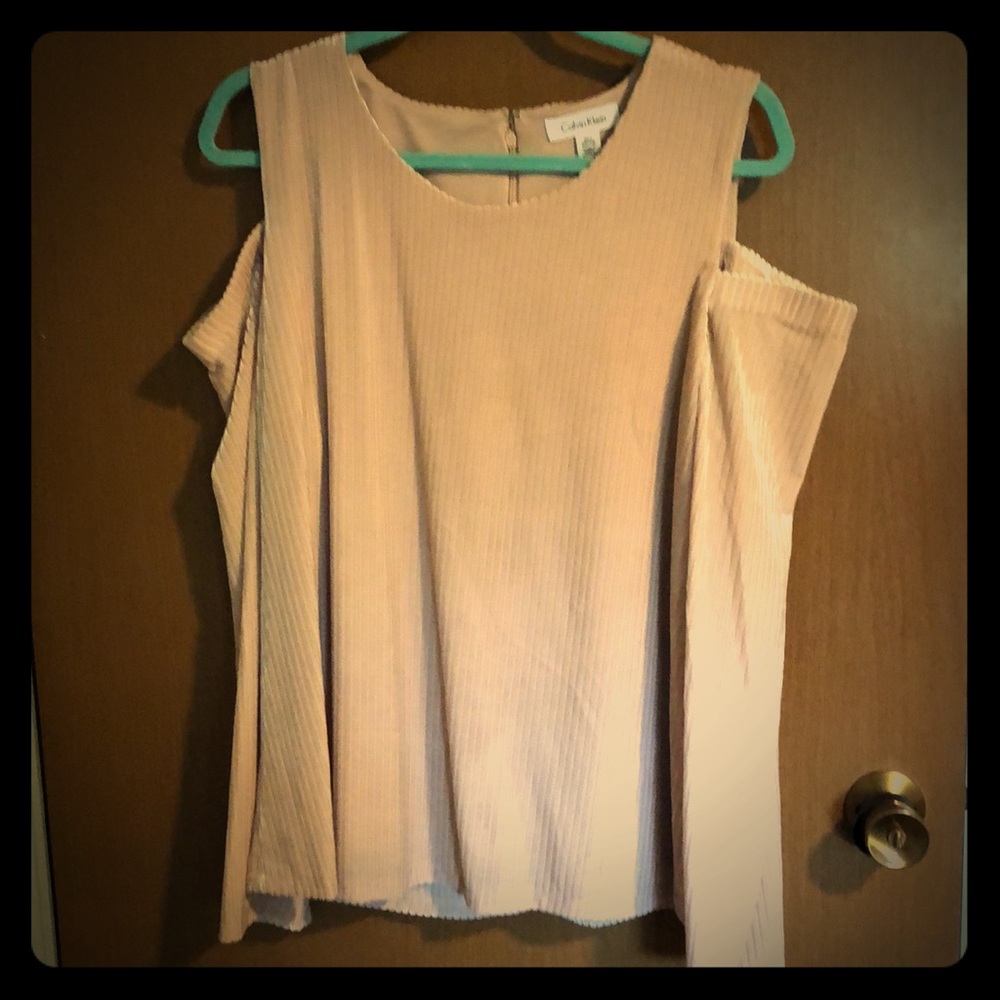 Long sleeve, open shoulder shirt